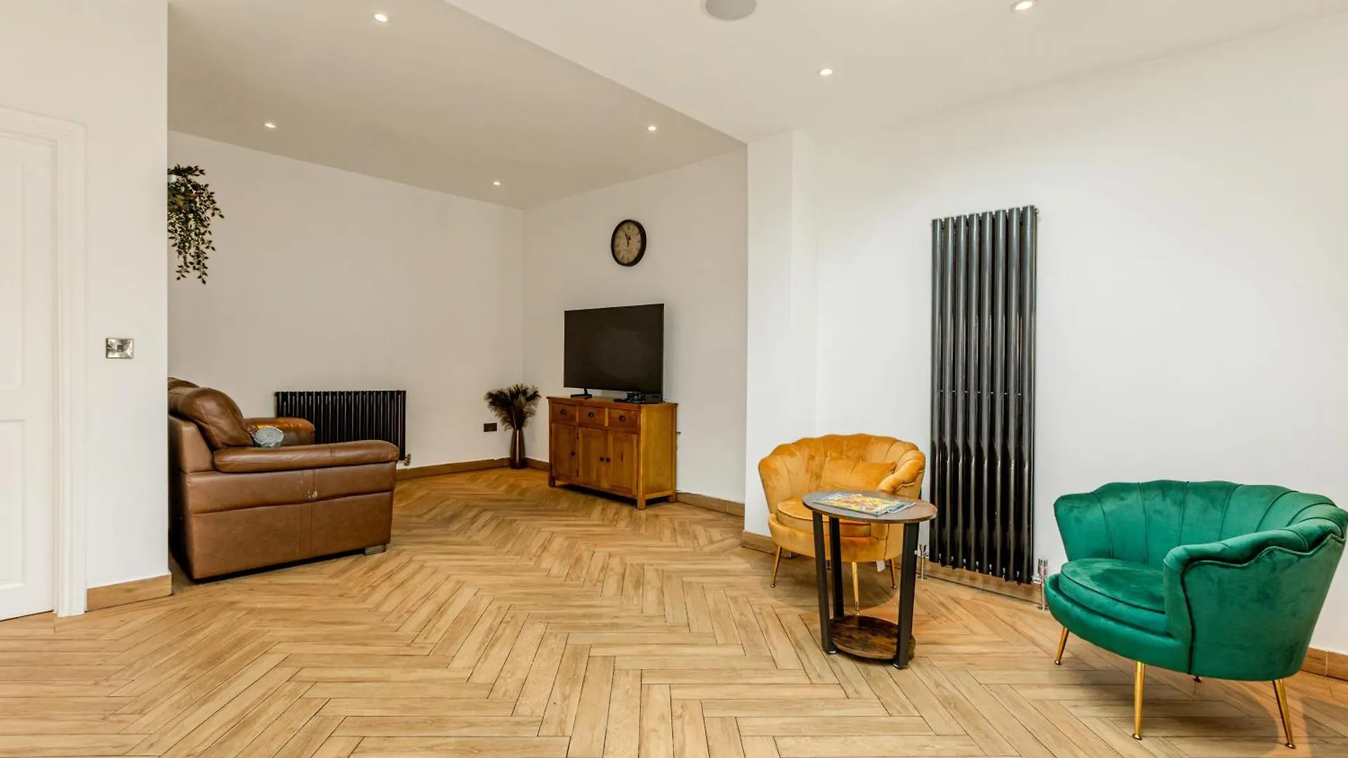 Apartment Spacious 3Br Home With Garden & Parking, Ilford