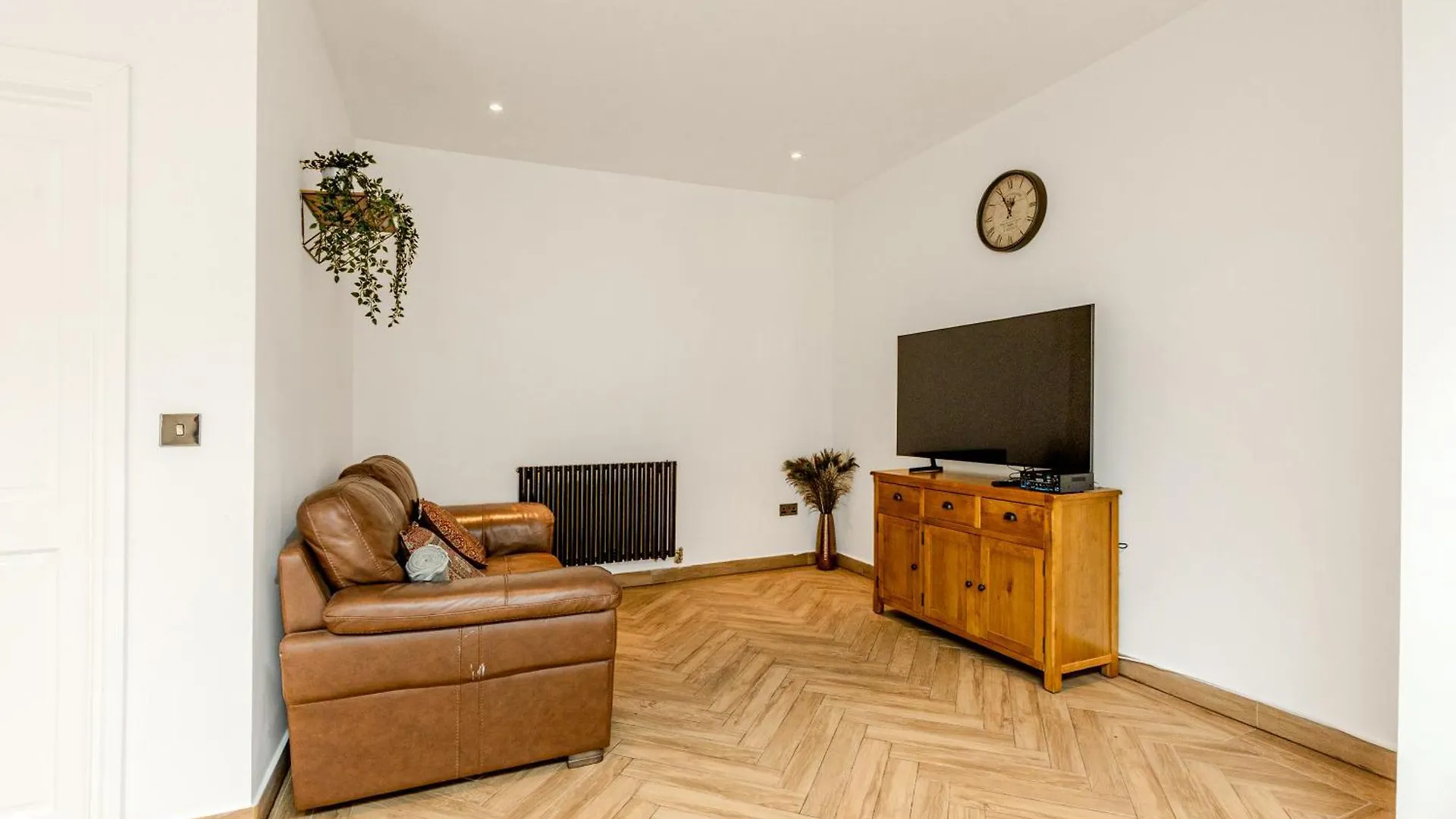 Apartment Spacious 3Br Home With Garden & Parking, Ilford United Kingdom